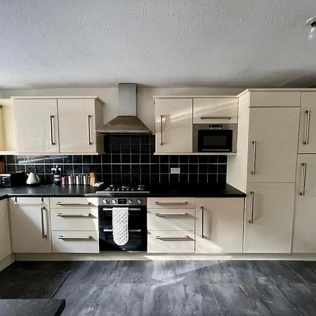 Manchester - Eccles - Business - Contractors - Families - Discounts Available Luaran gambar
