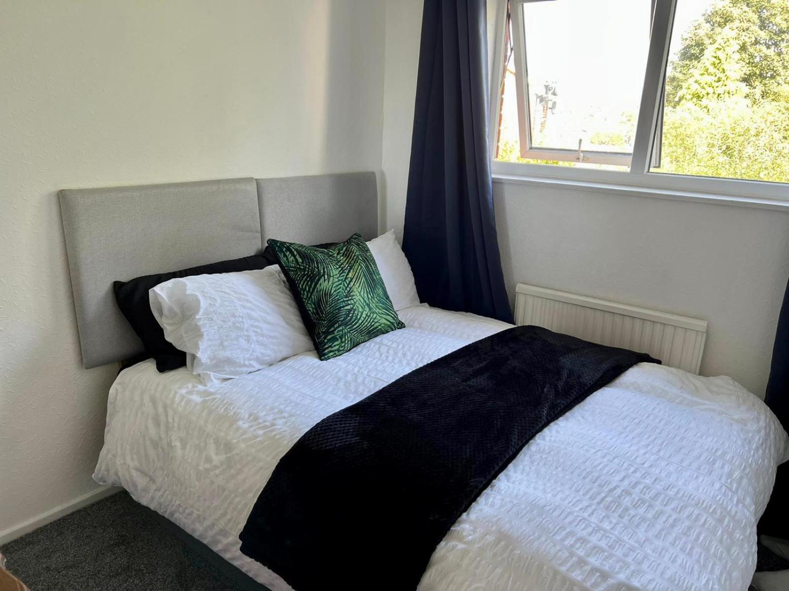 Manchester - Eccles - Business - Contractors - Families - Discounts Available Luaran gambar