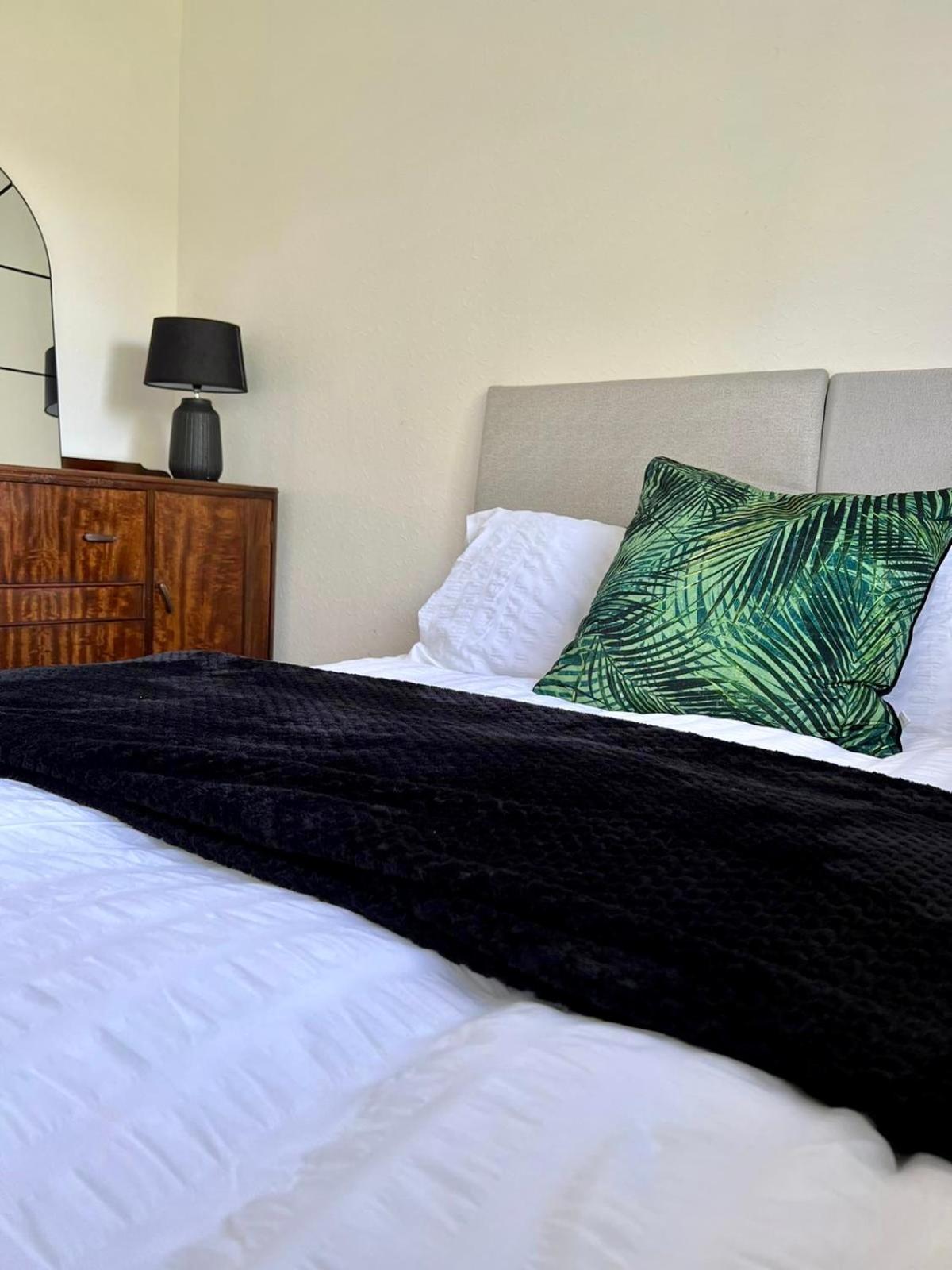 Manchester - Eccles - Business - Contractors - Families - Discounts Available Luaran gambar